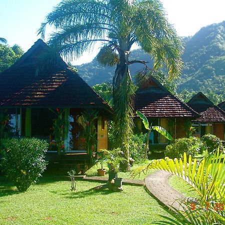 Tauhanihani Village Lodge La Vague Bleue Teahupoo Exterior photo