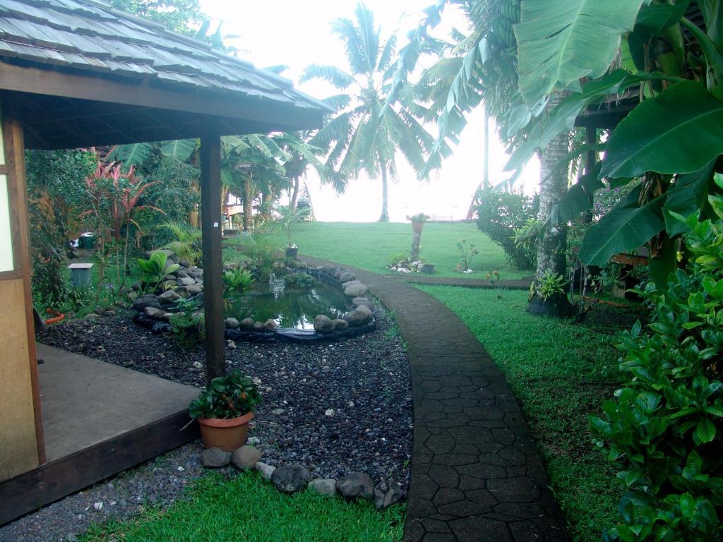 Tauhanihani Village Lodge La Vague Bleue Teahupoo Exterior photo