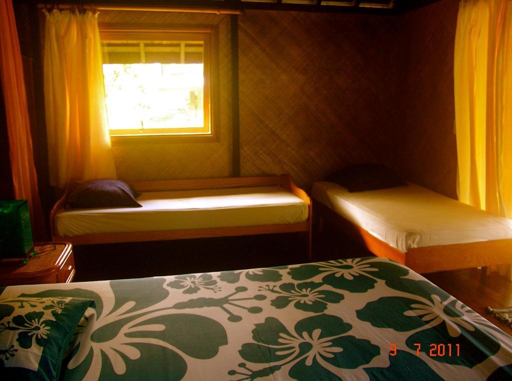 Tauhanihani Village Lodge La Vague Bleue Teahupoo Room photo