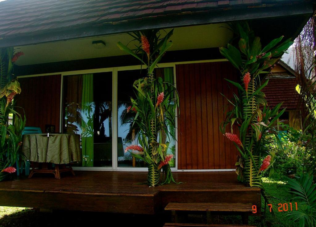 Tauhanihani Village Lodge La Vague Bleue Teahupoo Exterior photo