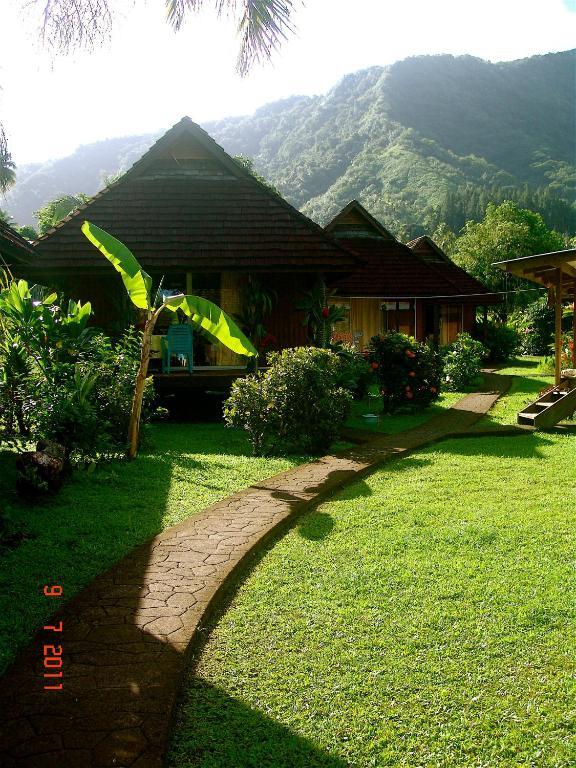 Tauhanihani Village Lodge La Vague Bleue Teahupoo Exterior photo